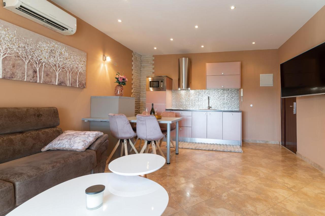 Deluxe Suite Bambi With Panoramic View Zára Kültér fotó