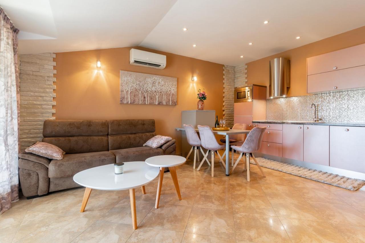 Deluxe Suite Bambi With Panoramic View Zára Kültér fotó