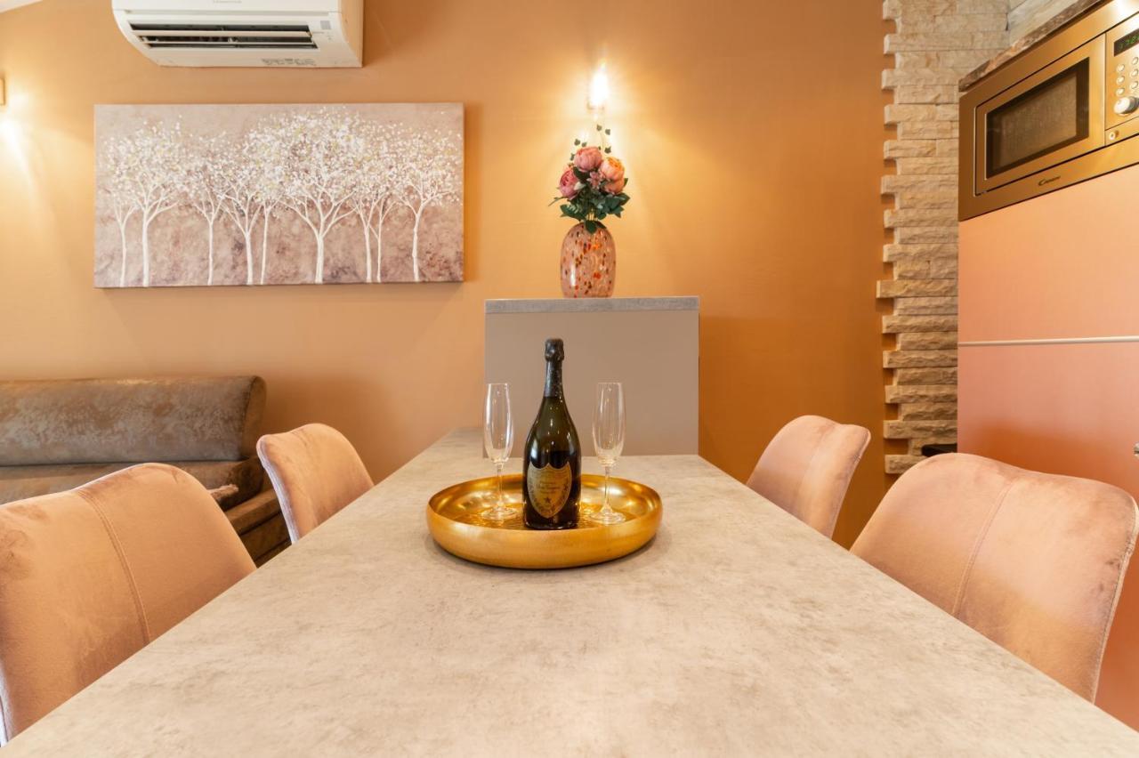 Deluxe Suite Bambi With Panoramic View Zára Kültér fotó